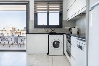 Bright Stylish Flat With Balcony & Shared Pool - Scala - 2