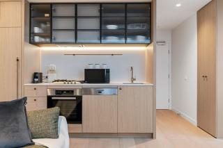City Views 1BR Apt with Pool, Gym & Study Desk! - 1