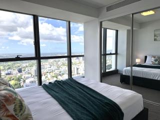 Stunning City View Suites - 5