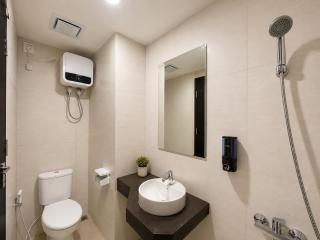 Crown Residence Junior Suite at Citra Plaza Nagoya Batam - 3