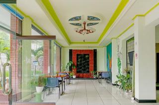 Urbanview Hotel Grand Palem near Alun Alun Batu - 8