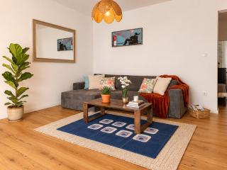 Modern 3BR Belvedere Apartment with Balconies - 8