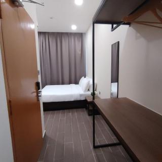 Swing & Pillows - Frame Hotel Pudu, Kuala Lumpur - 6