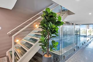 Lakeside Serenity - 9