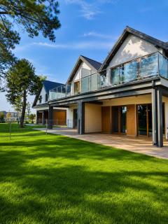 Apartamenty nad Jeziorem Białym 30 metrów od plaży - 0