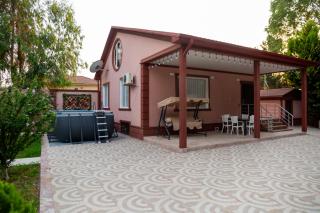 Caspian Colorful Villas-Pink House - 9