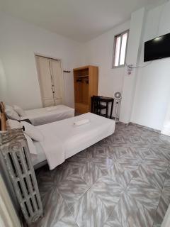 Hostal Alonso No Limit Madrid - 5
