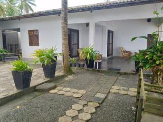 Sea Front Villa - 3