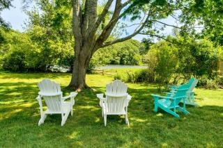 Walk to Beaches! Waterfront Hyannis Gem w/ Sunroom - 5