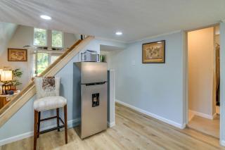 3 Mi to Tomball's Main St! Unique A-Frame Home - 8