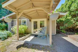 4 Mi to Waterfront & Wineries! Quiet Getaway - 0