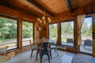 Walk to Water! Lake Kokanee Cabin w/ Mtn Views - 7