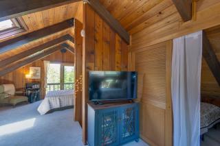 Walk to Water! Lake Kokanee Cabin w/ Mtn Views - 1