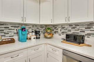 Enclosed Lanai w/ Hot Tub! New Port Richey Home - 4