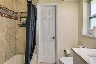 Enclosed Lanai w/ Hot Tub! New Port Richey Home - 2