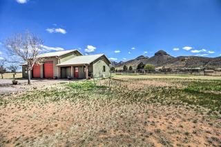 Dual-Unit Ranch in Elgin Wine Country! - 6