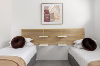 NEW BUILD! Spacious Modern 5-Bed Bentley Townhouse - 5