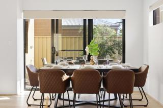 NEW BUILD! Spacious Modern 5-Bed Bentley Townhouse - 2