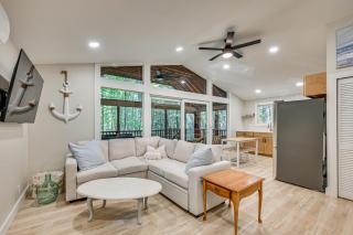 Screened Porch & Lake Access! Tolland Haven - 0