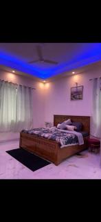 Horizon Hearth - Scenic Mountain View Villa - 9