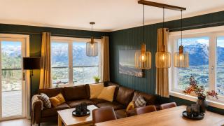 Mountain gem- Ski in-out & panorama views - 9