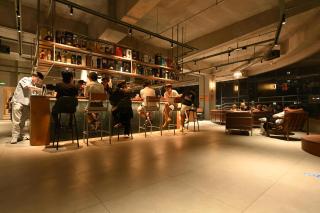 F18 Hub Youth Hostel - 1