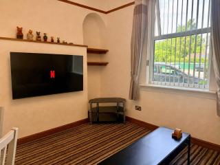 Kings Heath 2 bed with Free Parking & Fast WiFi - 2