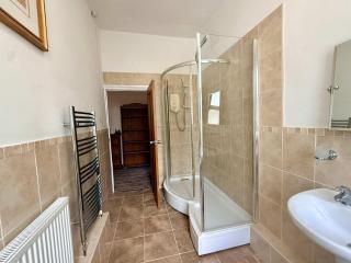 Kings Heath 2 bed with Free Parking & Fast WiFi - 3
