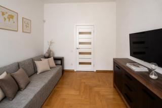 Krakivska Street Three-room apartments on Rynok square - 3
