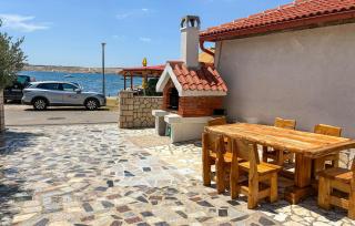 2 Bedroom Cozy Apartment In Kustici - 9