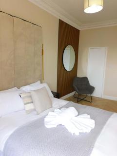 Stylish West End Apartment Newly Refurbished Sleeps 4 - 3