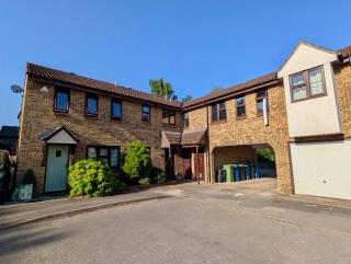 Comfortable 2bed house in Bracknell - 5