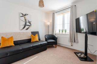 Spacious 6BR Home in Worksop Sleeps 6 Parking - 6
