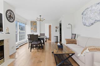 Downtown Skyline Condo with Amazing Views - 8
