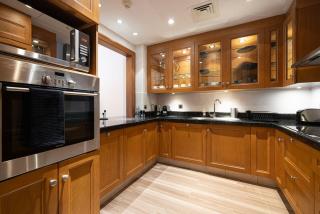 Luxury 2BR in Dubai Downtown Steps to Burj Khalifa and Dubai Mall with Burj Khalifa View by La Brisa - 6