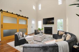 Luxe 2 Bedroom With Hot Tub - Exclusive Getaway - 5