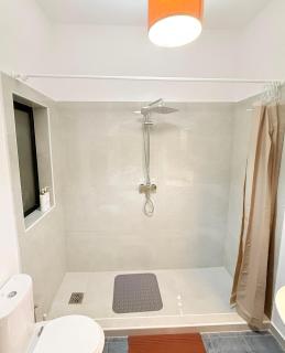 Prime Located Home by *The Sea* - 5