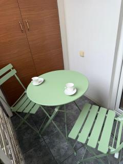 Spacious 4-Guest Stay near Station Square Metro & Fabrika - 5
