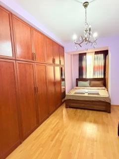 Spacious 4-Guest Stay near Station Square Metro & Fabrika - 3