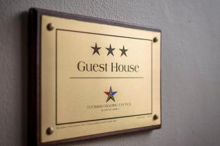 Admirals Lodge Guest House and Brightways self catering apartments - Port Elizabeth - 1