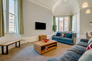 Host & Stay Flat 1 Club Chambers - 1