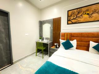 Hotel Vrinda Orchid INN - 1