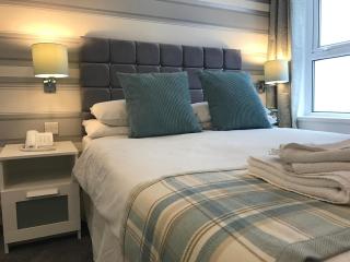 Tiffany's Hotel - 9