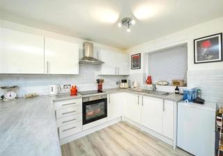 Retro modern 1 Bed Apartment Sleeps 2 -Free Parking -WiFi & Tv - 7