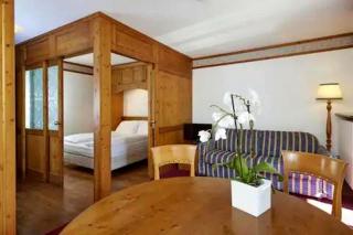 Dolomites View Apartment - Grand Hotel - 4