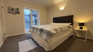 Tauranga Holiday Home, 2 Bedrooms, Sleep 4, Free Parking - 8