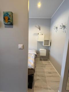 Bright & spacious family home in Keflavík - 4