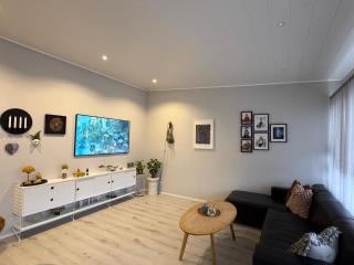 Bright & spacious family home in Keflavík - 3