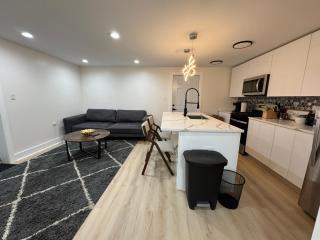 Bright Modern 2BR, Close to Downtown - 6