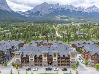Spring Creek Corner Condo by Canadian Rockies Vacation Rentals - 5